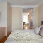 דירה Romanian Athenaeum Flat - Refined 3br Steps From Calea Victoriei בוקרשט