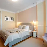Romanian Athenaeum Flat - Refined 3br Steps From Calea Victoriei * בוקרשט