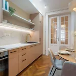 Romanian Athenaeum Flat - Refined 3br Steps From Calea Victoriei דירה