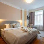 דירה Romanian Athenaeum Flat - Refined 3br Steps From Calea Victoriei