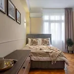 דירה Romanian Athenaeum Flat - Refined 3br Steps From Calea Victoriei בוקרשט
