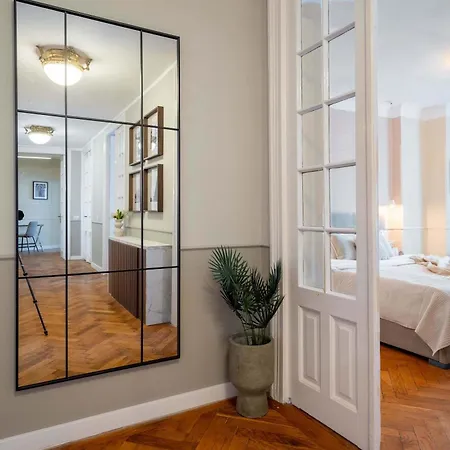 公寓 Romanian Athenaeum Flat - Refined 3br Steps From Calea Victoriei