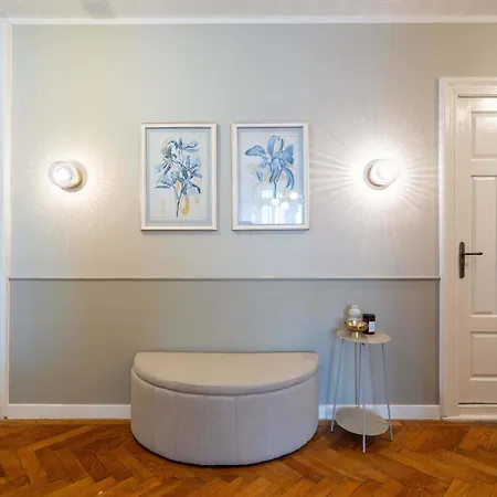 公寓 Romanian Athenaeum Flat - Refined 3br Steps From Calea Victoriei *