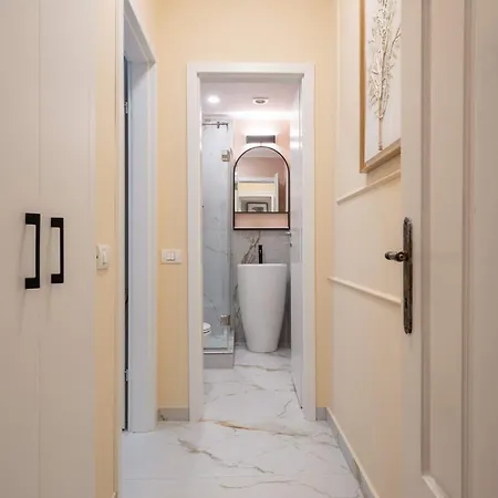 Romanian Athenaeum Flat - Refined 3br Steps From Calea Victoriei 公寓 布加勒斯特