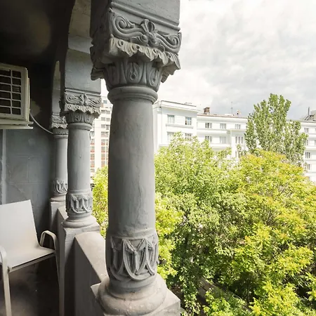 Romanian Athenaeum Flat - Refined 3br Steps From Calea Victoriei * ブカレスト