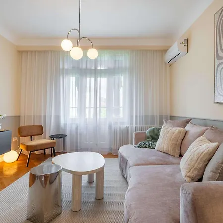 Romanian Athenaeum Flat - Refined 3br Steps From Calea Victoriei 公寓