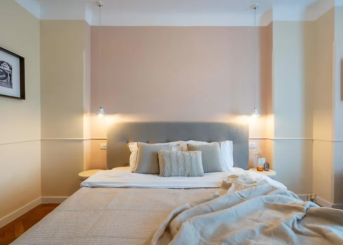 Apartman Romanian Athenaeum Flat - Refined 3br Steps From Calea Victoriei *