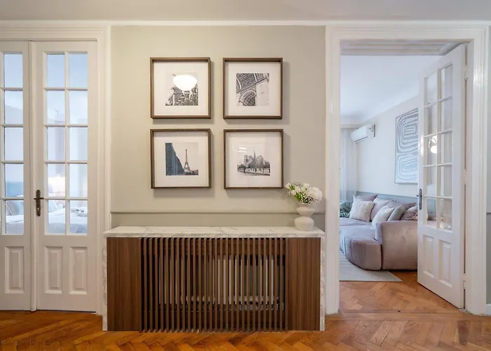Romanian Athenaeum Flat - Refined 3br Steps From Calea Victoriei Bukurešť