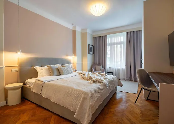 Apartman Romanian Athenaeum Flat - Refined 3br Steps From Calea Victoriei