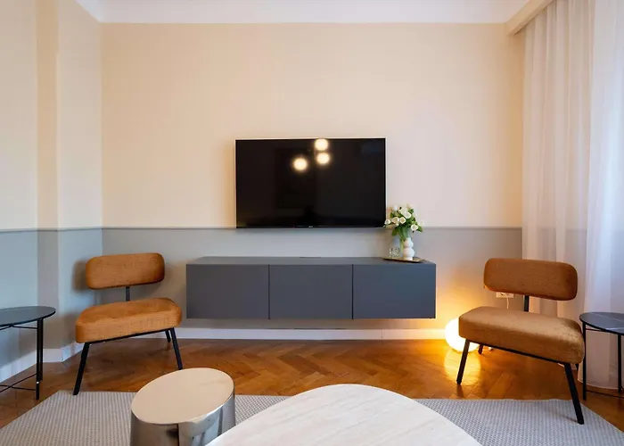 Romanian Athenaeum Flat - Refined 3br Steps From Calea Victoriei *