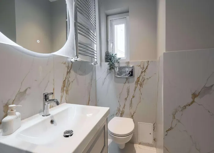 Romanian Athenaeum Flat - Refined 3br Steps From Calea Victoriei アパート *