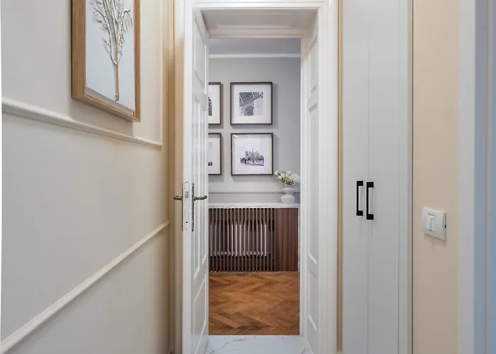 Romanian Athenaeum Flat - Refined 3br Steps From Calea Victoriei *