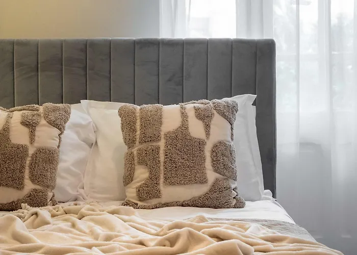 Romanian Athenaeum Flat - Refined 3br Steps From Calea Victoriei ブカレスト