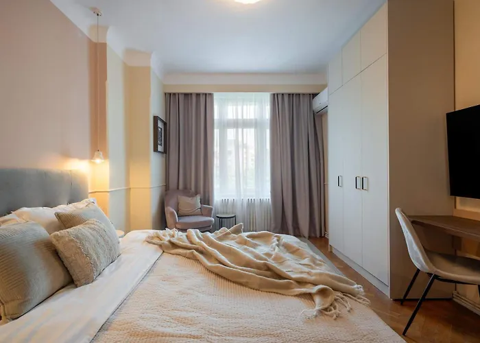 Romanian Athenaeum Flat - Refined 3br Steps From Calea Victoriei アパート