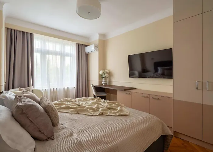 Apartmán Romanian Athenaeum Flat - Refined 3br Steps From Calea Victoriei *