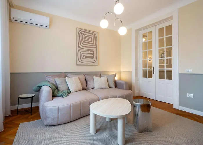 Romanian Athenaeum Flat - Refined 3br Steps From Calea Victoriei