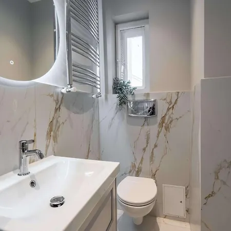 Elegant 3br Flat Steps From Romanian Athenaeum Apartment *
