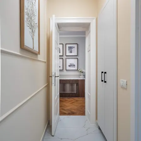 Elegant 3br Flat Steps From Romanian Athenaeum *