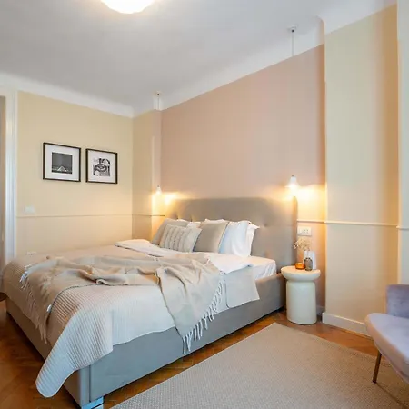 Elegant 3br Flat Steps From Romanian Athenaeum * Bucharest