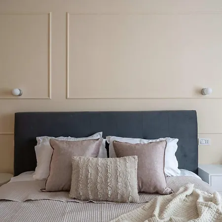 Elegant 3br Flat Steps From Romanian Athenaeum