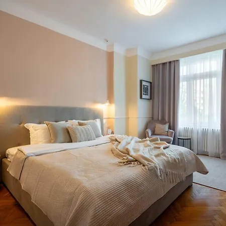 Apartment Elegant 3br Flat Steps From Romanian Athenaeum